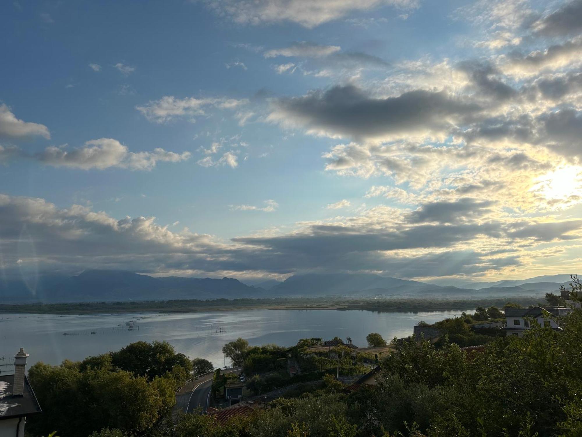 Lake Escape Villa Shiroke Shkodër Екстериор снимка